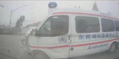 武汉120闯红灯撞车后被指见死不救,涉事水沟水深在