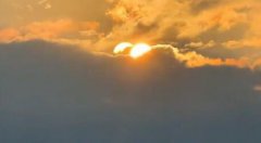 男子拍到两个太阳藏在云层中,部分地区温度甚至超越
